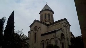 Мтацминда и храм Мамадавити в Тбилиси. Mtatsminda mountain and Temple Mamadaviti in Tbilisi.