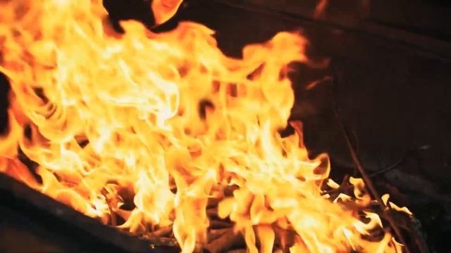 Камин с музыкой Камин для сна Камин 4К Burning fire for Relaxation смотреть онлайн