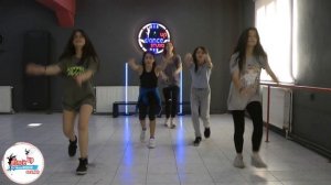 Ricky Martin - Livin' La Vida Loca easy kid dance / zumba choreography ( just dance )