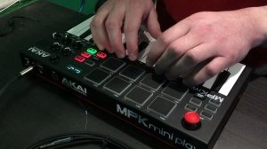 Akai MPK Mini Play Live Loop