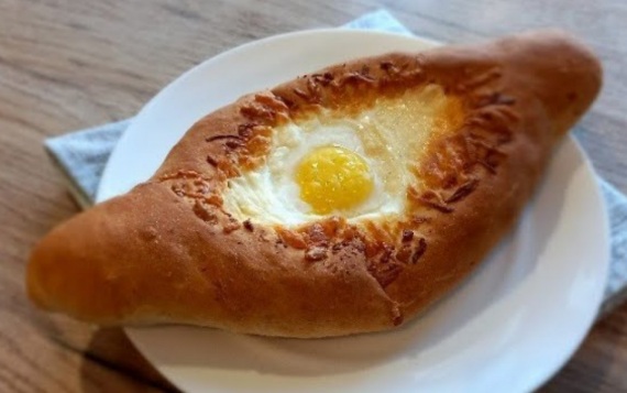 Хачапури по-аджарски / Самый простой способ приготовления хачапури смотреть онлайн