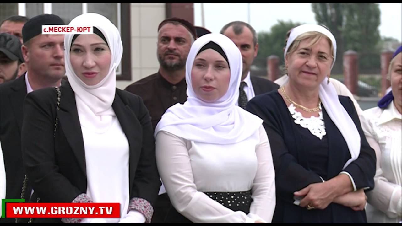 Торжественная линейка в честь Дня знаний прошла в новой школе селения Мескер-Юрт смотреть онлайн