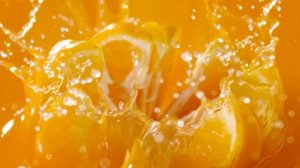 Мощная электрическая соковыжималка.mp4