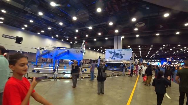 Путешествие в Детройт на выставку автомобилей. Monster truck, летающее такси, новые электрички. смотреть онлайн