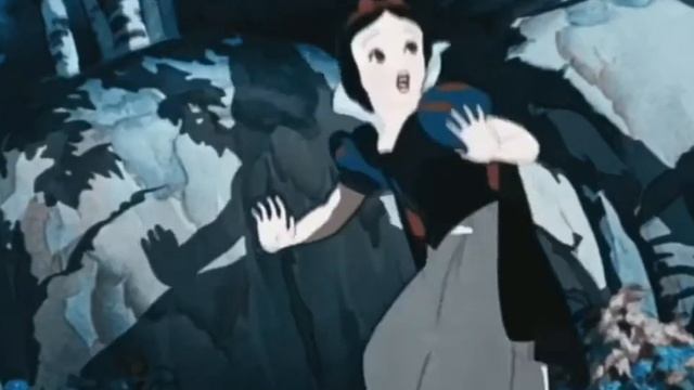 Белоснежка (1937) - Белоснежка убегает в лес