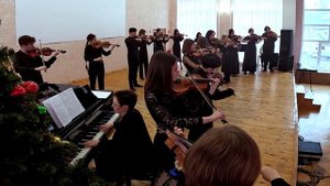 "Есть только миг" (А.Зацепин, аранжировка А.Абрамова). Ансамбль скрипачей СККИ (рук. А.Туницкая)