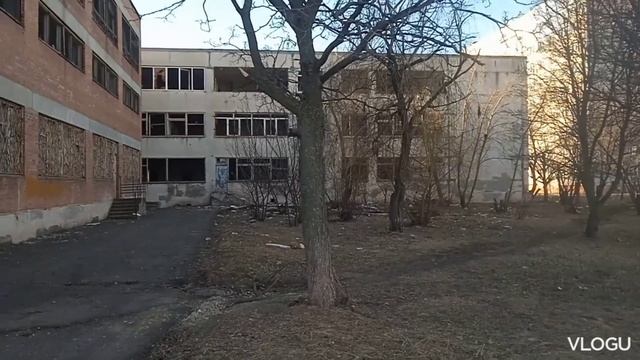 Мариуполь началось восстановление школы на 23 мкр . PS Кто местный , тот поймет смотреть онлайн