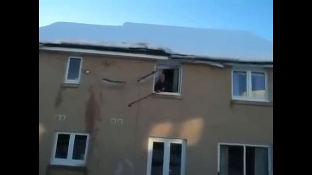 как правильно сбивать сосульки