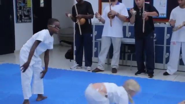 Capoeira na aula de Educação Física
