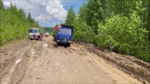 Бортовые полуприцепы "Политранс" на бездорожье Иркутской области