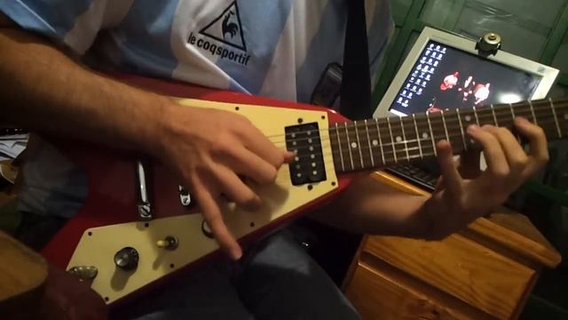 Epiphone Flying V смотреть онлайн
