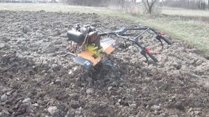 Фрезерование вместо боронования огорода мотоблоком