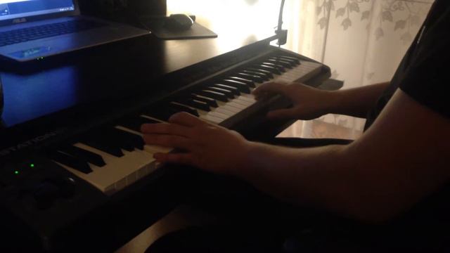 Сосед играет на синтезаторе смотреть онлайн