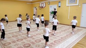 МБДОУ 36. Занятие по физической культуре. Средняя группа.