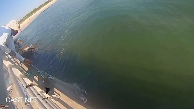рыбалка на кастинговую сеть в Америке! Top 5 Most Unbelievable Cast Net Fishing!