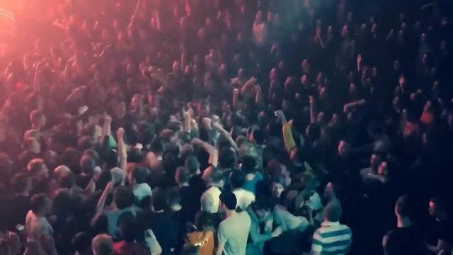 Безумный Артем в толпе | 13 января | Anacondaz | Pauzern-карнавал в СПб смотреть онлайн