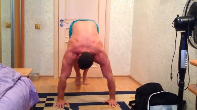 Как накачать плечи отжиманиями смотреть онлайн