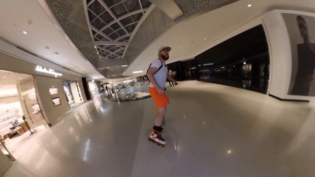 SKATING INSIDE Beverly Center Mall Ft. Alexei Morita смотреть онлайн