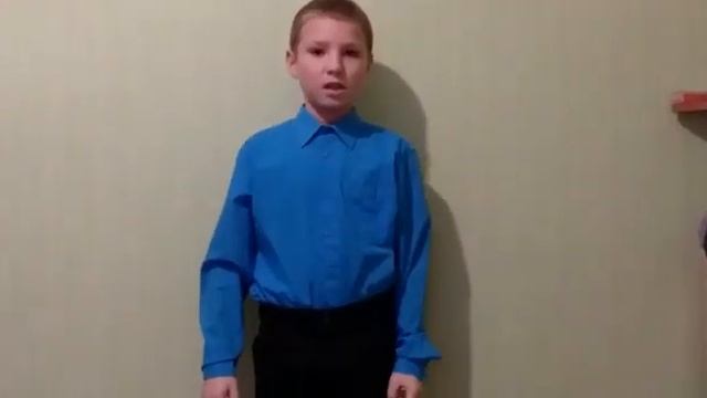 Страна читающая - Герштейн Дмитрий читает произведение "Над окошком месяц" С.Есенина . смотреть онлайн