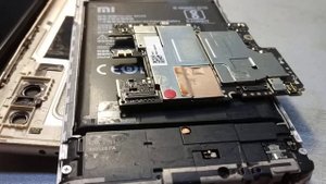 Телефон утопил, первая помощь телефону если попала вода или как просушить. #tutpinkod