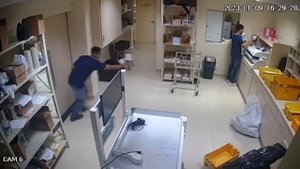 40 Невероятных Моментов, Снятых на Камеры Наблюдения. часть 2