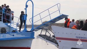 Работа лодочной переправы в селе Заокское Рязанского района