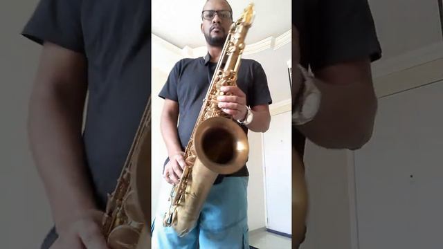Sax tenor Yamaha 62 vs selmer série III Jubilee смотреть онлайн