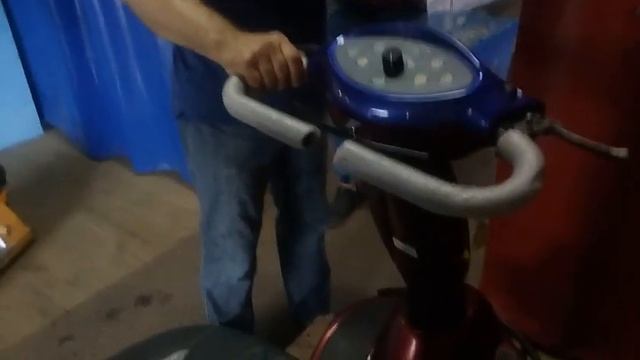 Электро скутер, трёх колёсной. смотреть онлайн