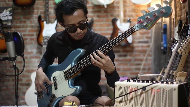 REVIEW SQUIER JAZZBASS JAMES JOHNSON SIGNATURE - ADDY JOE - BANGBONG MUSIC BEKASI смотреть онлайн