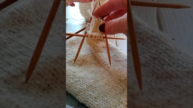 Варежки из Ровницы. Вязание пальчика