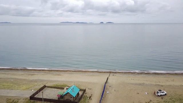 Приморский край, Хасанский район, п.Рязановка, одна из бухт бухты Бойсмана. Море! Съемка с дрона.