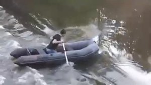 Лодка Таймень 2850 борьба с течением.
