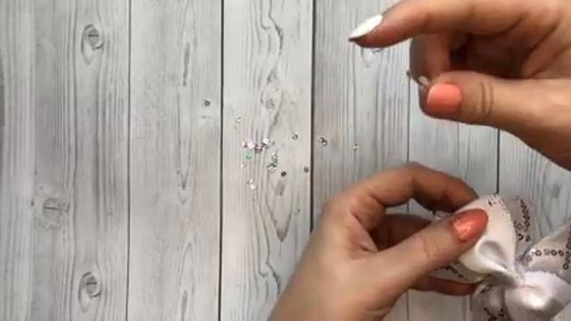 Праздничные бантики для девочки . Бантики для волос своими руками. МК / diy смотреть онлайн