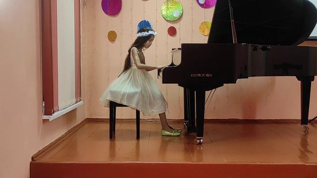 Чухаева Надежда, 1 класс, И.С.Бах Менуэт ре минор смотреть онлайн