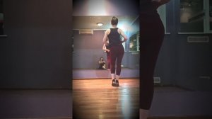 Кизомба Женский Стиль. Урок. Вращение бёдрами, шаги, руки