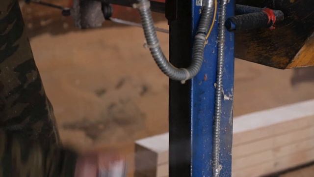 Сухая смазка EFELE AF-511 для направляющей скольжения ленточного лесопильного станка смотреть онлайн