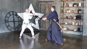 Японское фехтование катаной Баттодо - выполнение упражнения отражение атаки сзади в паре