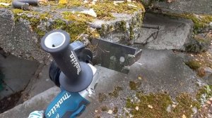 Трудовые будни Аккумуляторной Болгарки - Пилю металлолом в лесу