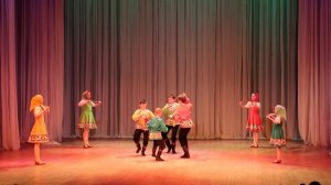 Ансамбль танца "Кудринка" - Хореографическая картинка "Кавалеры". Средняя и младшая группы