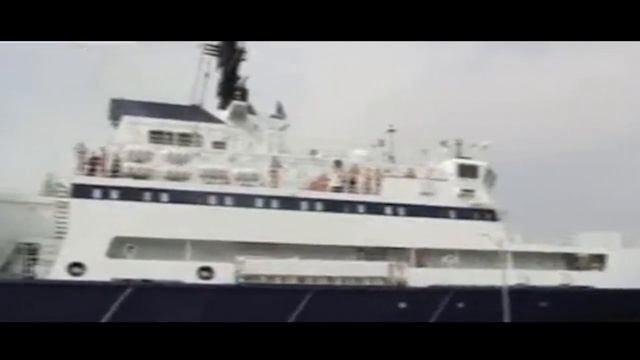 В иранском порту Бандар Аббас пришвартовалось российское судно смотреть онлайн