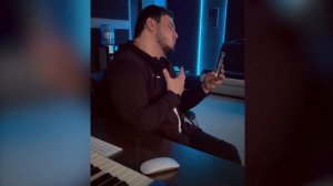 Как живет самый большой певец Рустам Нахушев и сколько он зарабатывает?