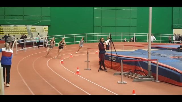 Бег на 200 м - девушки (Зимний стадион, 28.11.2021). смотреть онлайн