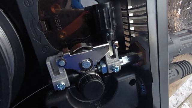 Если застревает проволока.Полуавтомат Aurora Speedway 200 Synergic смотреть онлайн