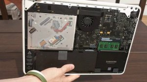 MacBook 2010 in 2017 Review - DOES IT SUCK?