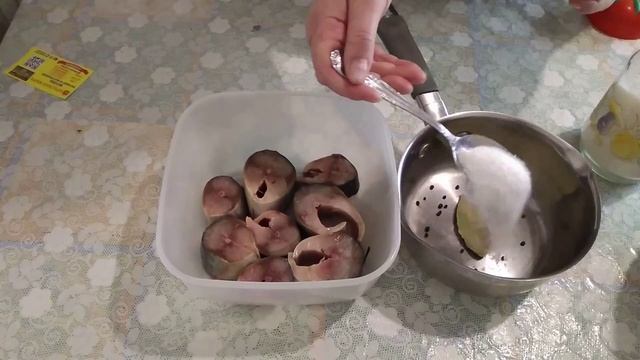 Скумбрия соленая и запечённая