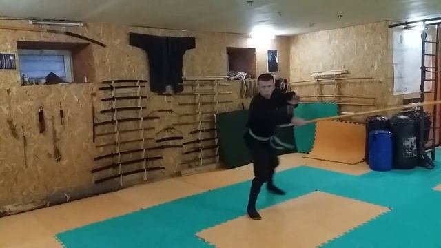 Удар шестом.