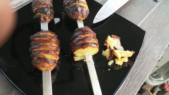 Сало против колбасы на шампуре в картошке спиралью. Есть победитель. смотреть онлайн