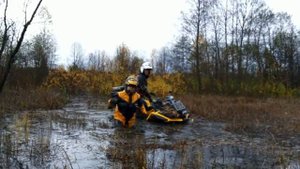 Стелс Гепард 650 на 30-ой Горилле рвет болото.