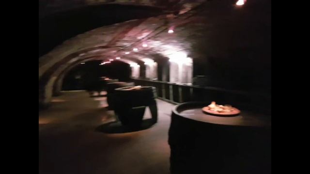 Частная экскурсия по винным подвалам усадьбы смотреть онлайн