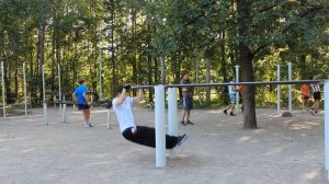 Выход силой на брусьях (Muscle ups on parallel bars)